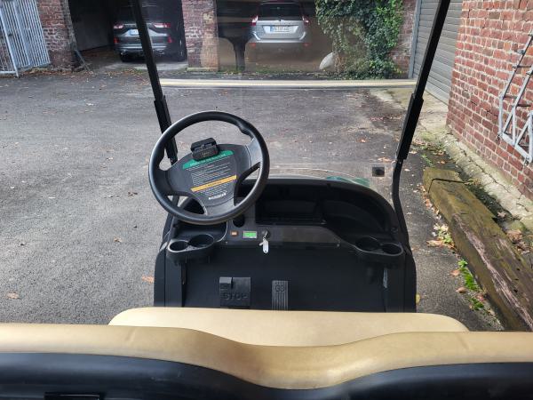 Club Car TEMPO mit Ladebox aus Baujahr 2021 mit Lithium Batterie